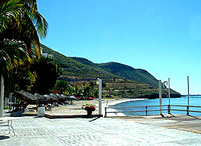 Cool scuba diving vacations & snorkeling vacations.