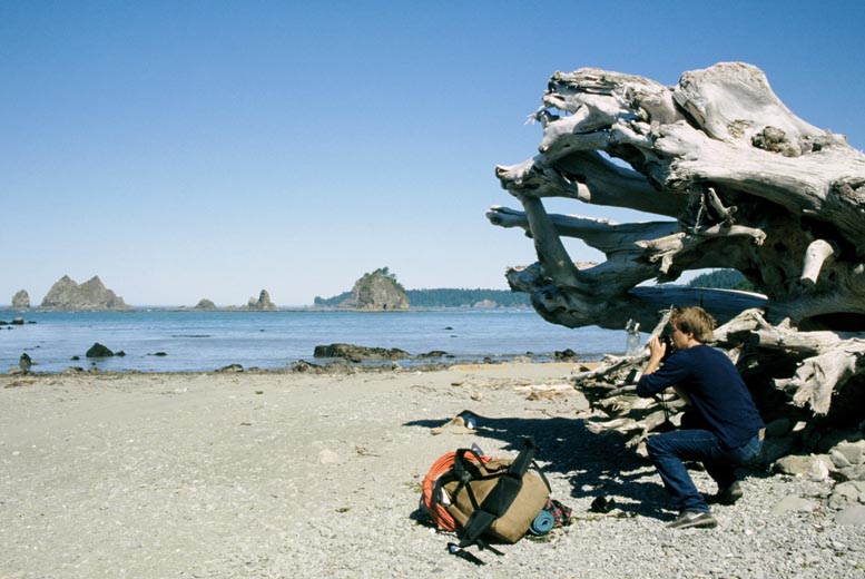 hiking Washington wilderness coast, Washington State Pacific beaches, hiking Washington's west coast beaches, hiking Washington State's Pacific shoreline, Quileute Indians, Makah Indians, First Beach, Second Beach, Third Beach, Neah Bay, Cape Alava, Ozette, Hoh River, Shi Shi Beach, Point of the Arches, John Hessburg, Robert Buffington Shaw, Bonz
