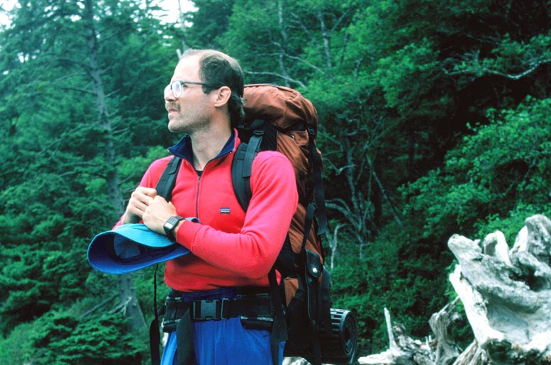 hiking Washington wilderness coast, Washington State Pacific beaches, hiking Washington's west coast beaches, hiking Washington State's Pacific shoreline, Quileute Indians, Makah Indians, First Beach, Second Beach, Third Beach, Neah Bay, Cape Alava, Ozette, Hoh River, Shi Shi Beach, Point of the Arches, John Hessburg, Robert Buffington Shaw, Bonz